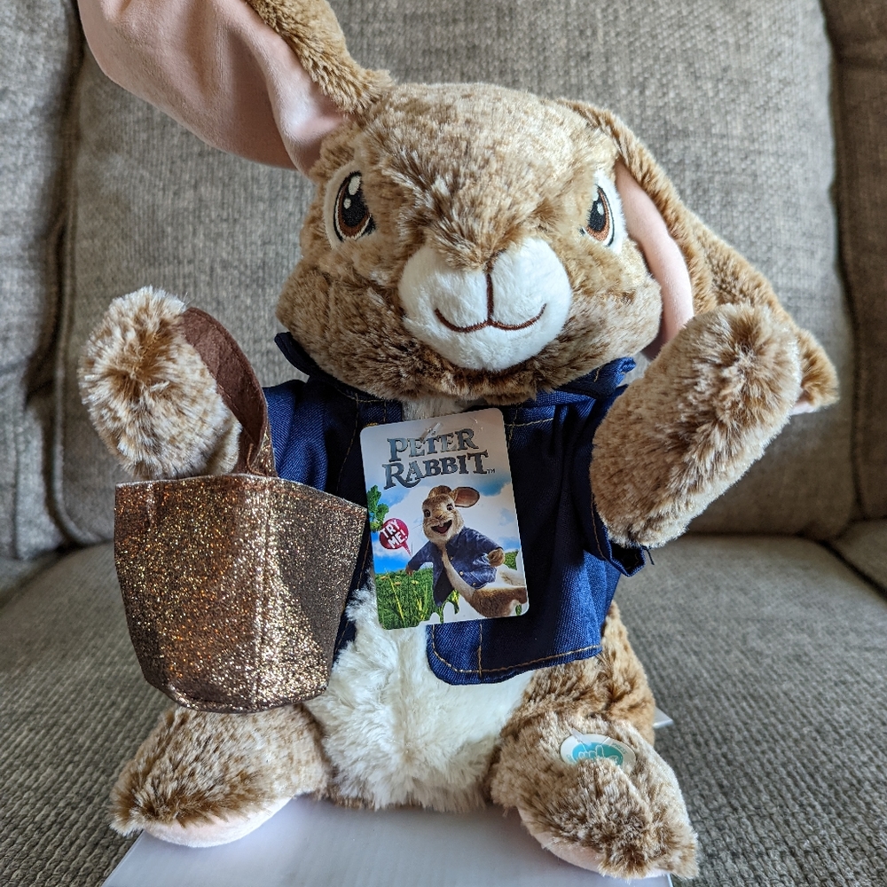 Animated and Singing Peter Rabbit with Moving Ears